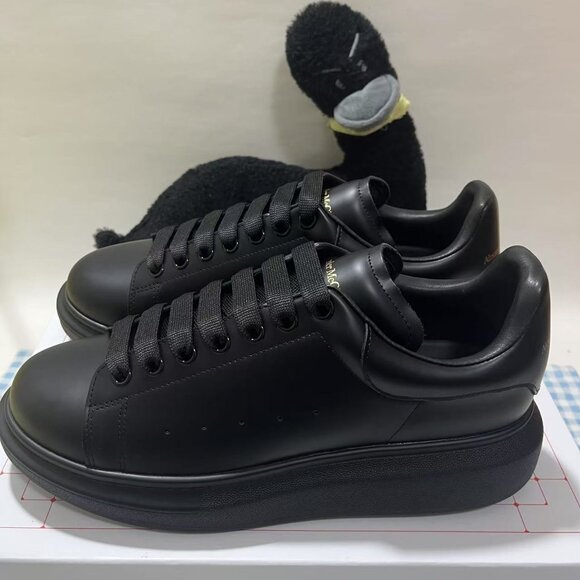 Men's black Alexander McQueen sneakers - Picture 3 of 7